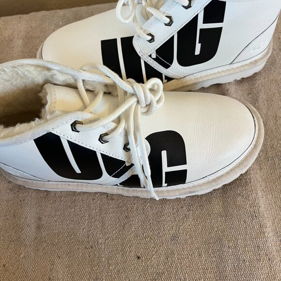 UGG Unisex Neumel Split Logo White/Black Chukka Ankle Boots Sz M7 - W8 main image 9